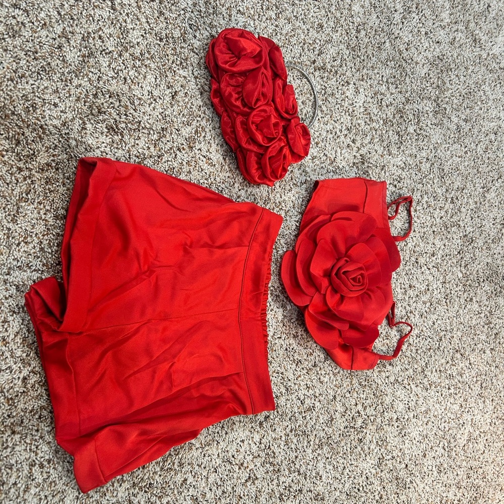DERBY OUTFIT! Red Floral Strapless two piece - Picture 2 of 8